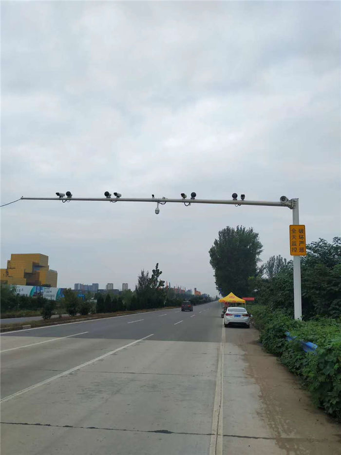 监控杆2.jpg